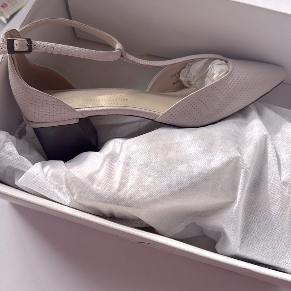 New! Journee Signature, Sz 8 women's almond-toe Cameela heels w/ comfortfoam NIB